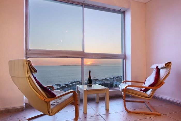 10 Budget-Friendly Places To Stay in Cape Town - 1002 Blouberg Heights