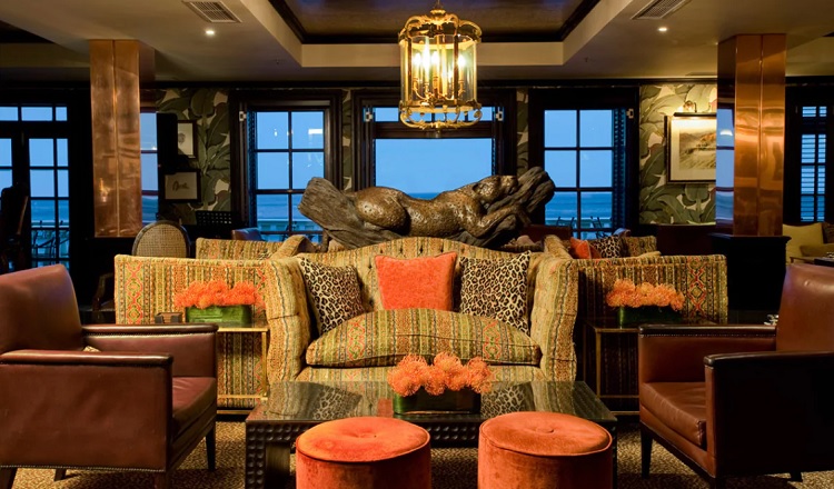 Best Camps Bay Bars For Celeb-Spotting in Cape Town - The Leopard Bar