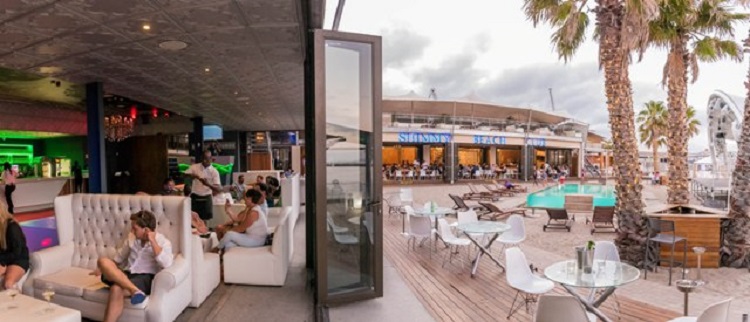 10 Great Ideas for Your Cape Town Christmas Party - Lavish Christmas Buffet at Shimmy Beach Club
