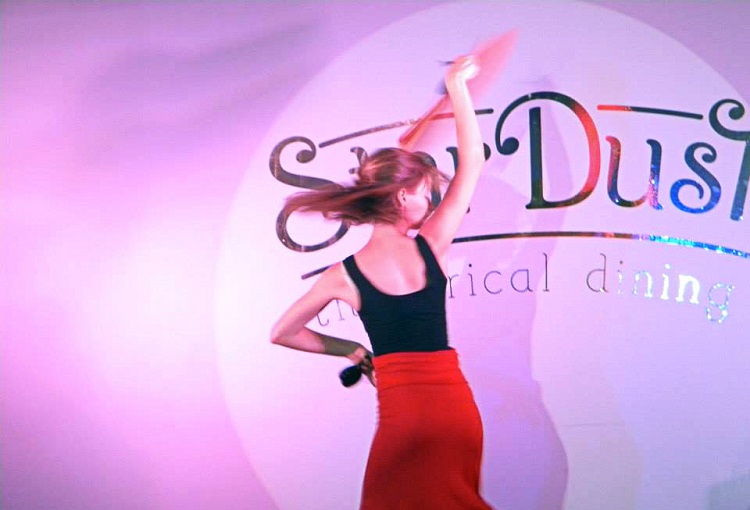 8 Amazing Ideas for Year End Functions Cape Town - Stardust Theatrical Dining