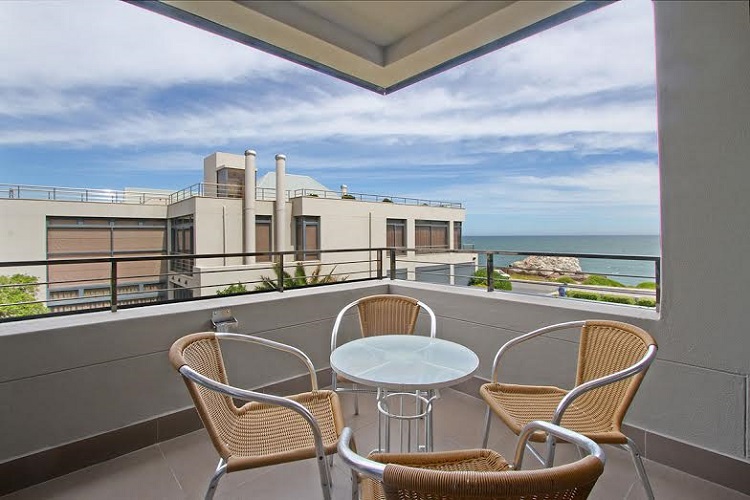 5 Beautiful Towns Near Cape Town to Spend Valentine's Day - Hermanus