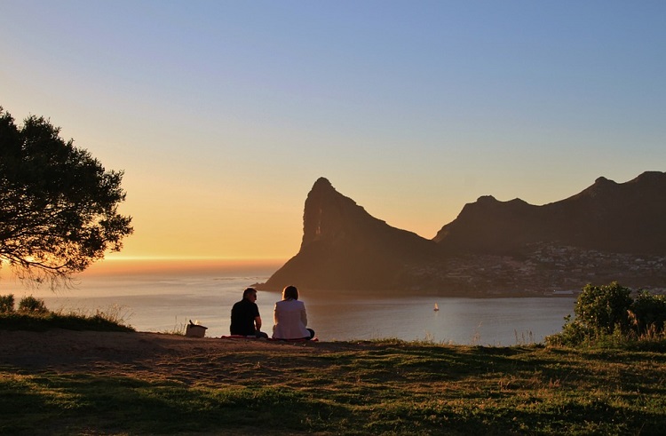 8 Romantic Things to do in Cape Town on Valentine's Day - Scenic Sundowners